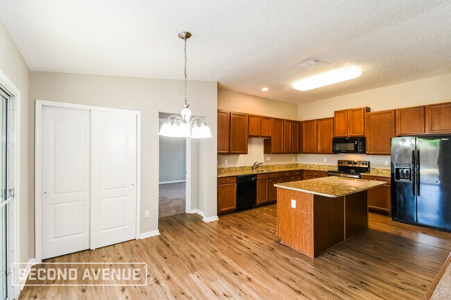 Photo - 6332 Trimpe Ln