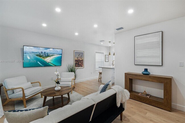 Photo - 12325 NE 11th Pl