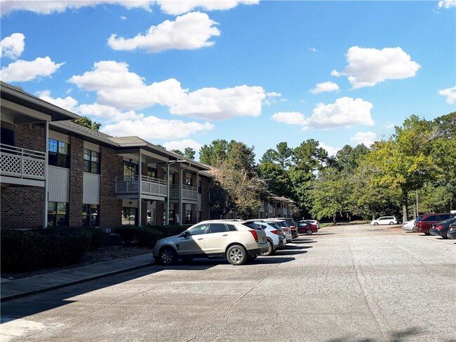 Photo - 475 Mount Vernon Hwy NE Unidad C229