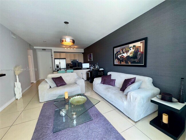 Photo - 79 SW 12th St Unidad 1605