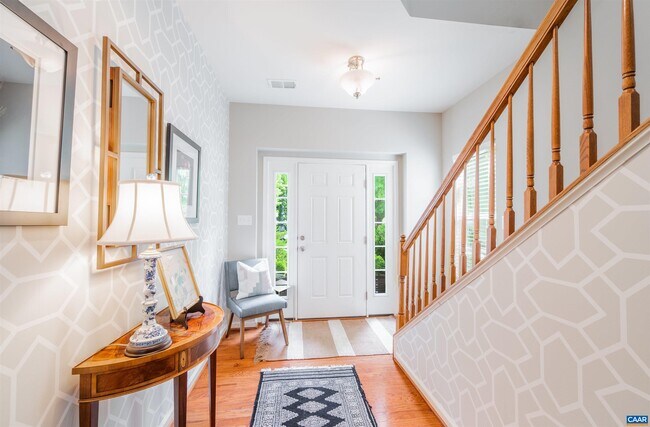 Photo - 719 Rainier Rd