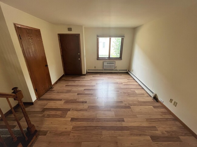 Photo - 614 Femrite Dr