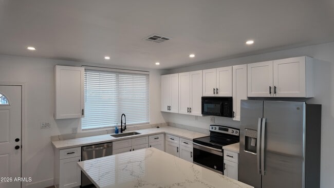 Photo - 1109 W Broadway Rd