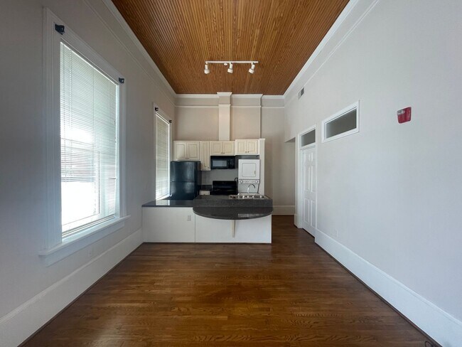 Photo - 470 Poplar St Unit 202