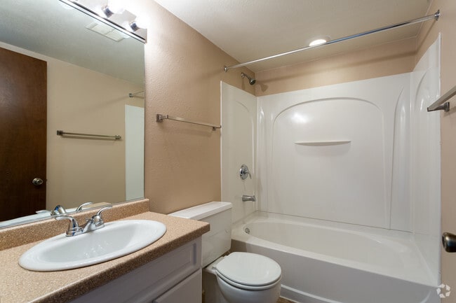 2BR, 1BA - Lakeview Village