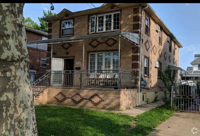 Building Photo - 221-28 Edmore Ave Rental