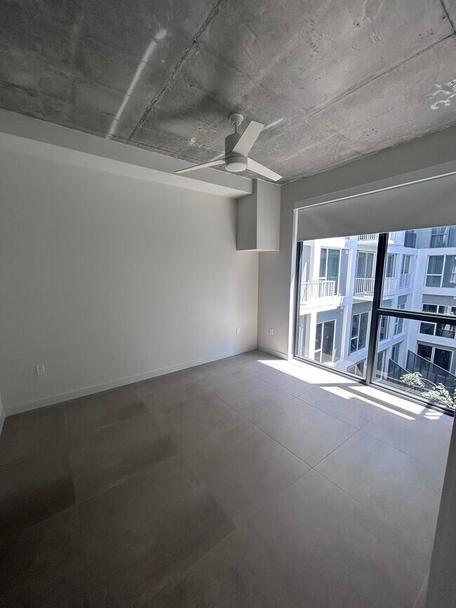 Photo - 1969 NW 3rd Ave Unidad 503