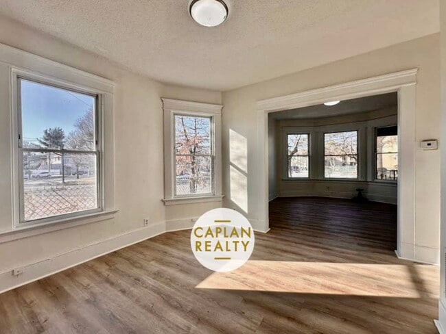 Building Photo - 104 Webster St