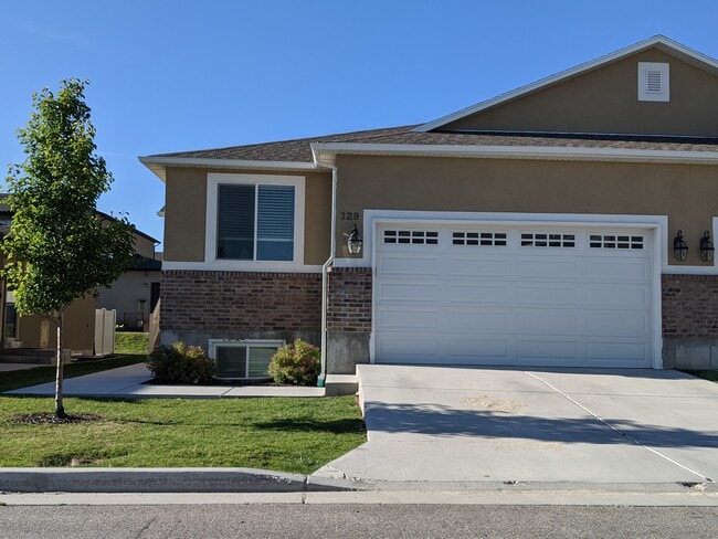 Photo - 129 E 650 S Townhome