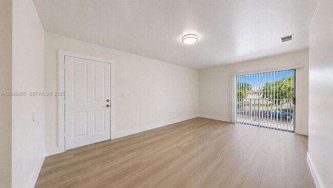 1670 W 42nd St Unit 1672