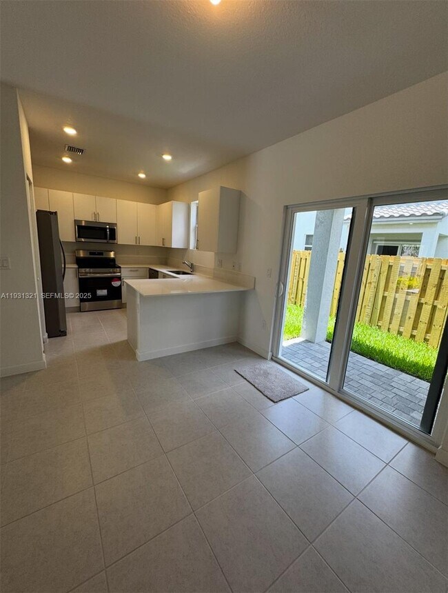 Photo - 140 SW 184th Way