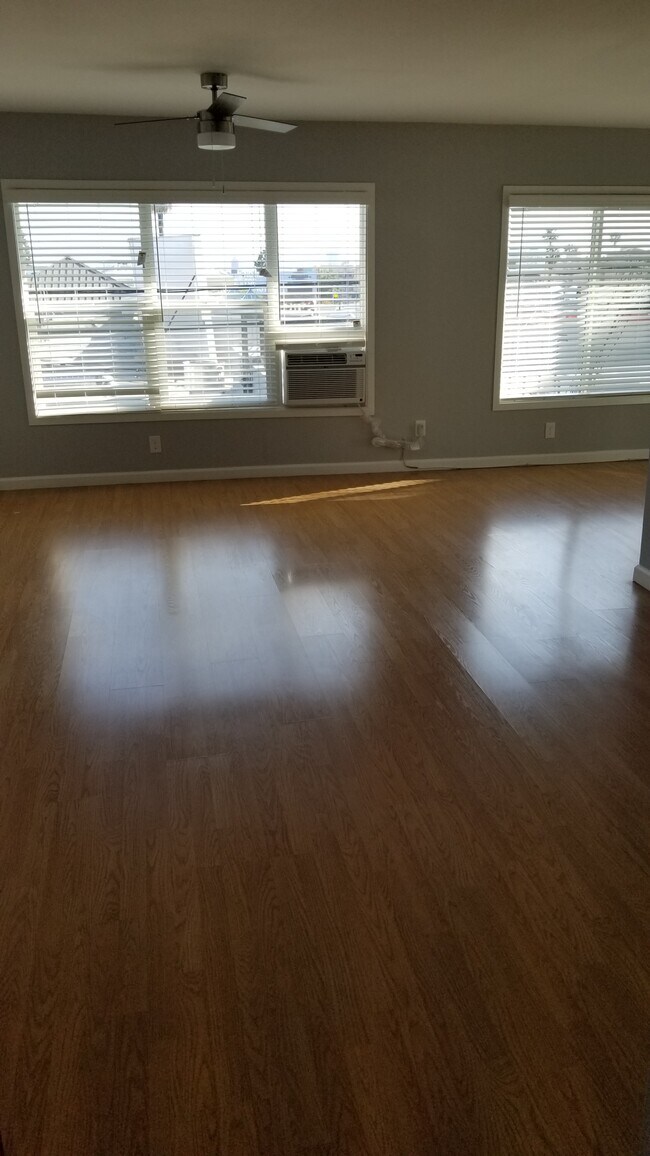 Photo - 7062 Lanewood Ave Unit 19