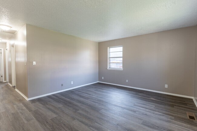 Photo - Tulsa Duplex Unit 6309 S Owasso Ave