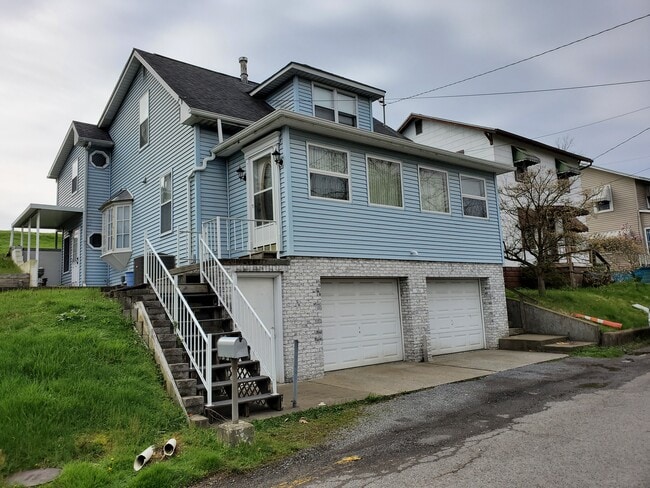 Photo - 384 Gilmore St