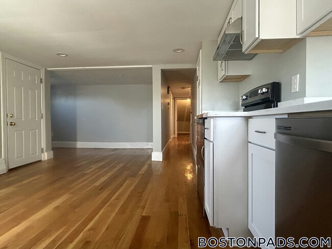 Building Photo - 55 Forest Ave Rental