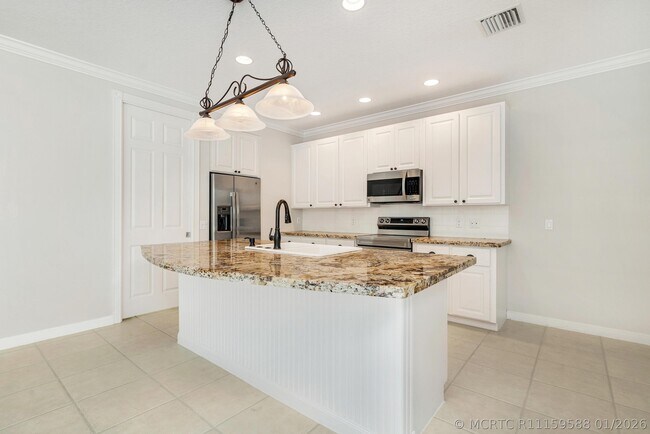 130 Poinciana Dr