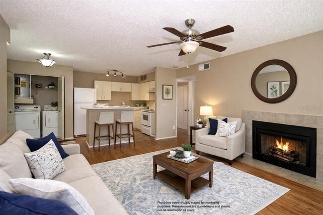 Photo - 355 Lakepointe Dr Unit 204