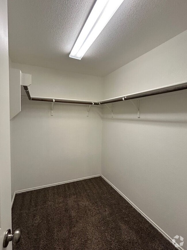 Building Photo - Newer Built 3 Bedroom Home