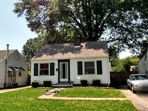 Updated 2 Bedroom 1 Bathroom Home - Updated 2 Bedroom 1 Bathroom Home
