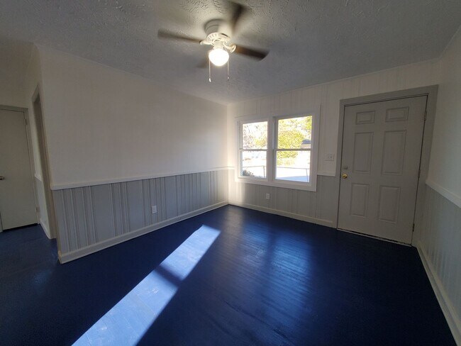 Photo - 204 S 5th St