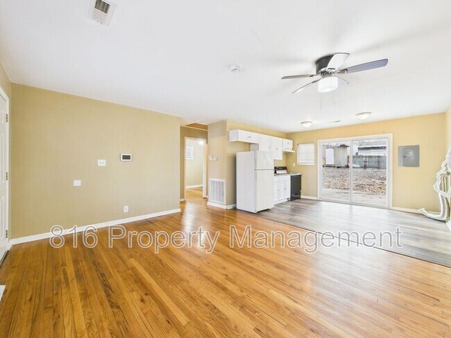 Photo - 3716 Mersington Ave