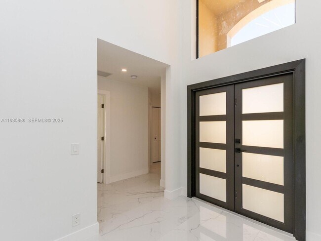 Photo - 381 Cameron Dr