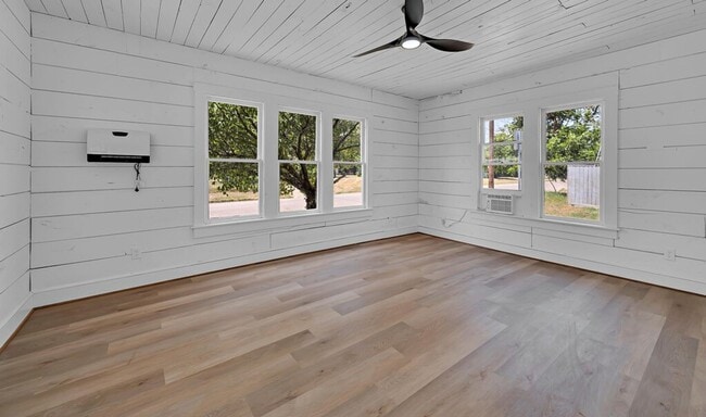 Photo - Cozy 1 BD 1 BA in Waco - Near Cameron Park