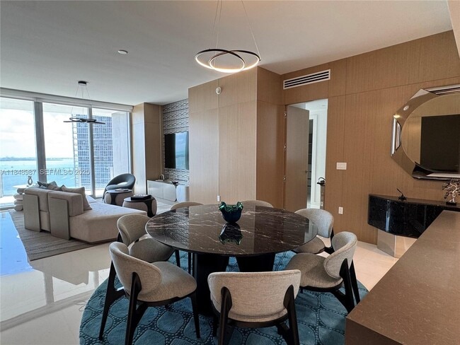 Photo - 300 Biscayne Blvd Way Unidad 4705W