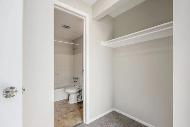 Photo - Coves at Columbus on Hilton Avenue