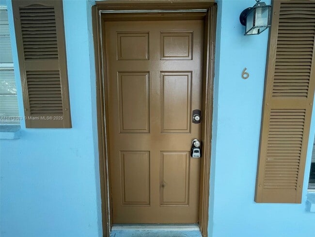 Photo - 4951 Wedgewood Way Unit 6