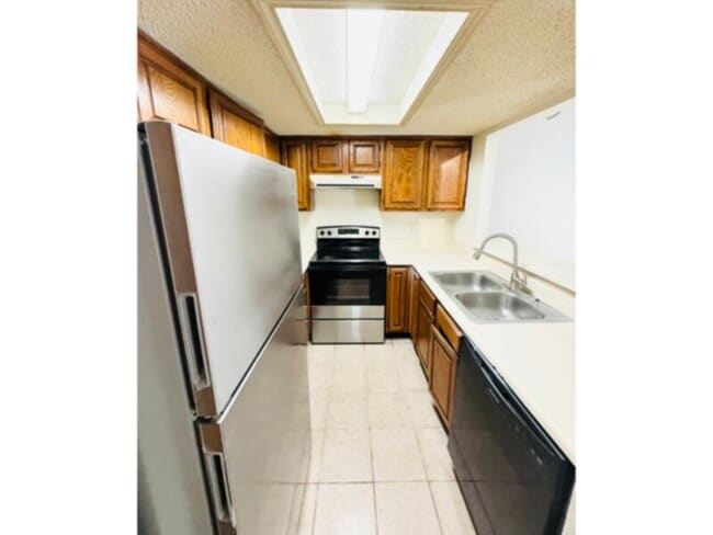 Photo - ***3 BEDROOM APARTMENT IN SEAGOVILLE*** - ...
