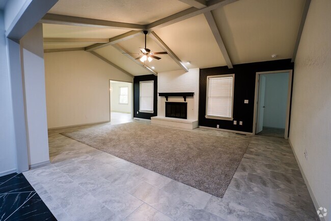 Building Photo - Fully Remodeled 3bed/2bath Available in We... Rental