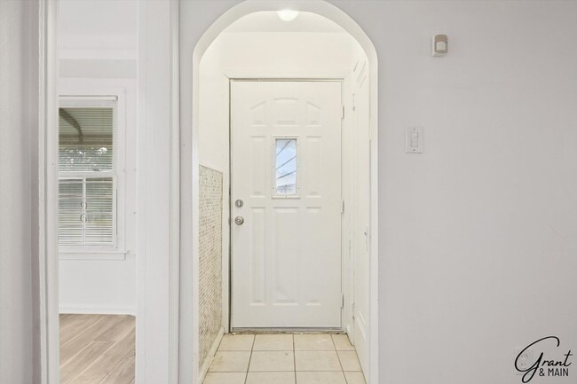 Photo - 3 bedroom $1150