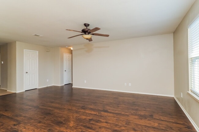 Photo - 3200 Sadie Trail