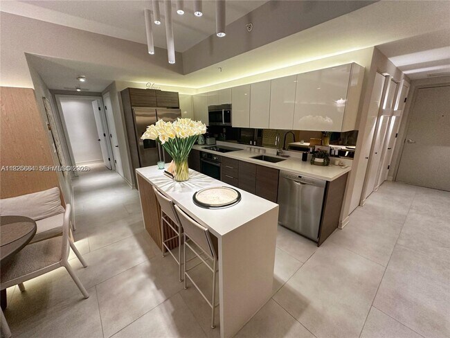 Photo - 1010 SW 2nd Ave Unidad 601