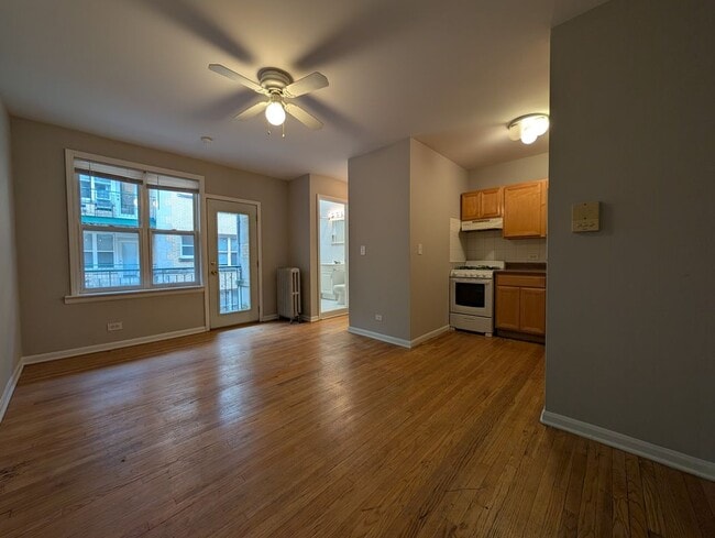 Photo - 910 W Dakin St Unit 916-318