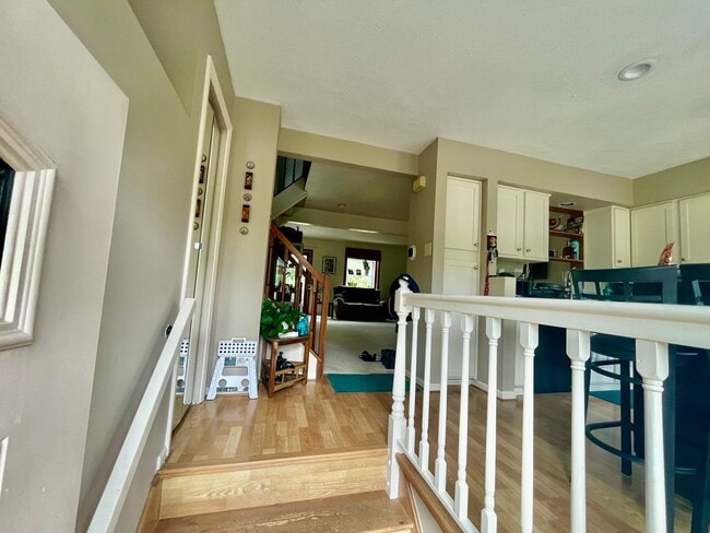Photo - 425 Parkridge Ln