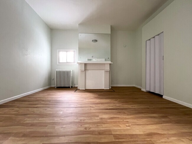 Bed room 1 main - 3239 Dawson St