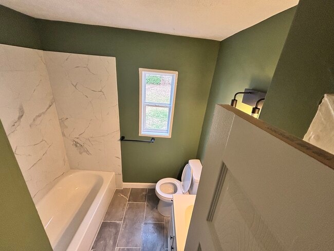 Photo - 1639 Dixdale Ave