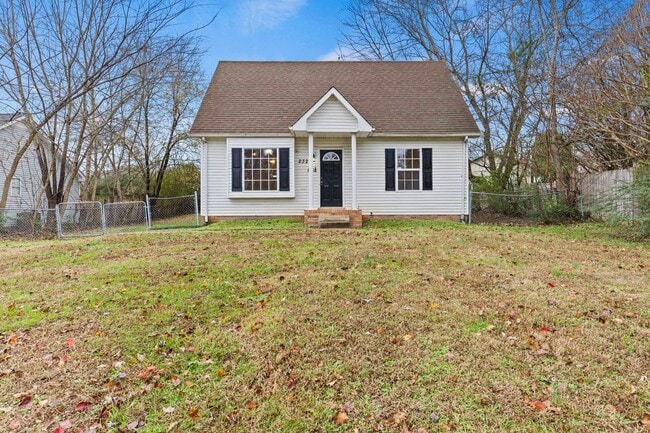 Building Photo - Cape Cod Style Home!