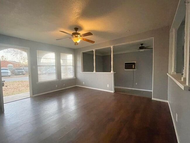 Photo - 1226 Bandera Blvd