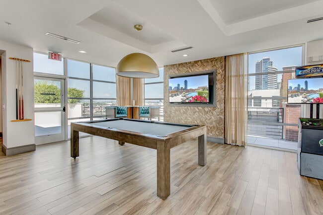 555 Ross apartments — community photo