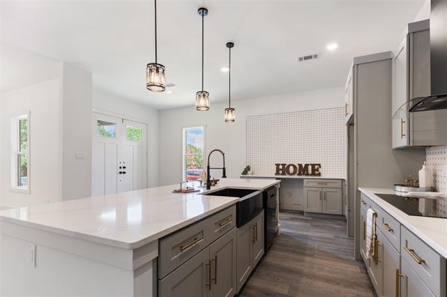 Photo - 1008 W Walker St