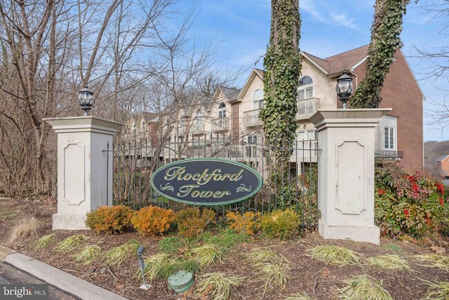 ENTRANCE - 7 Rockford Rd Unit J6