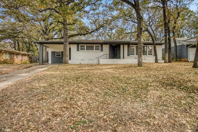 Building Photo - 805 Ross Trail