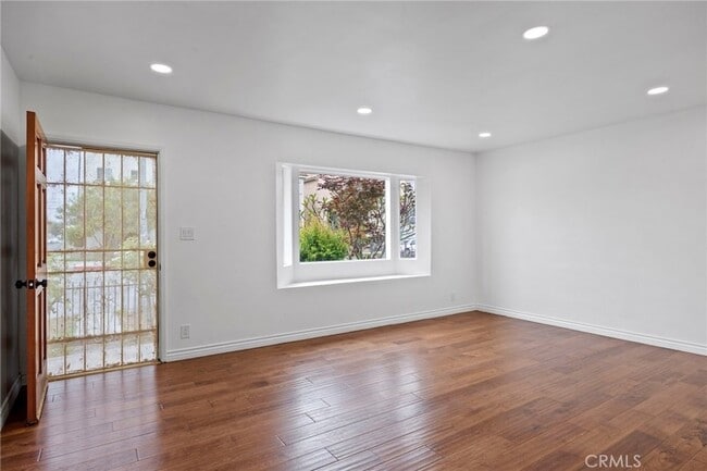 Photo - 5183 Inglewood Blvd