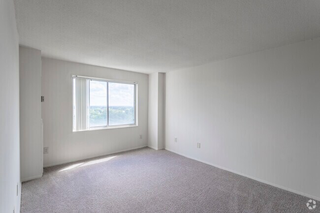 3 BR, 2.5 BA - 1,490 SF