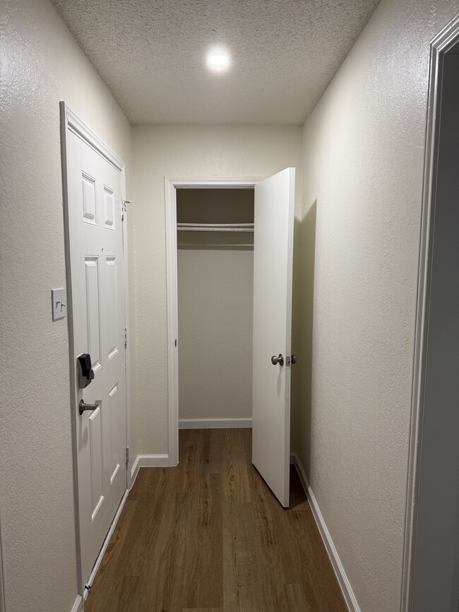 Photo - 204 Lanham Ct