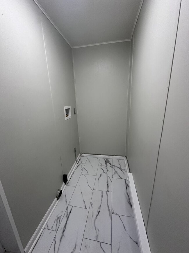 Photo - Large 3 bedroom 1 bath house for rent with small yard