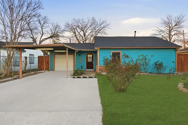 Building Photo - 506 Ogilvie St